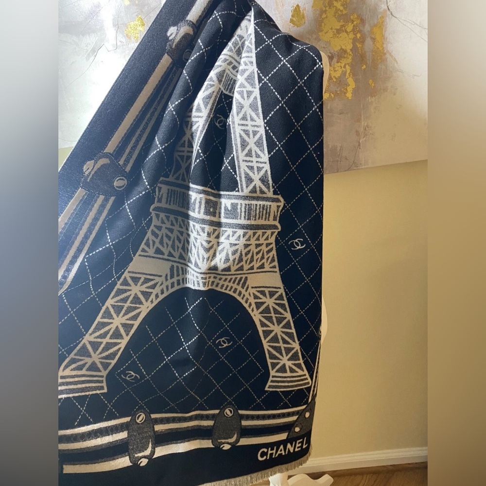 🛑SOLD🛑 CHANEL Black/White Eiffel Tower Print Scarf  | Black White - Picture 5 of 14